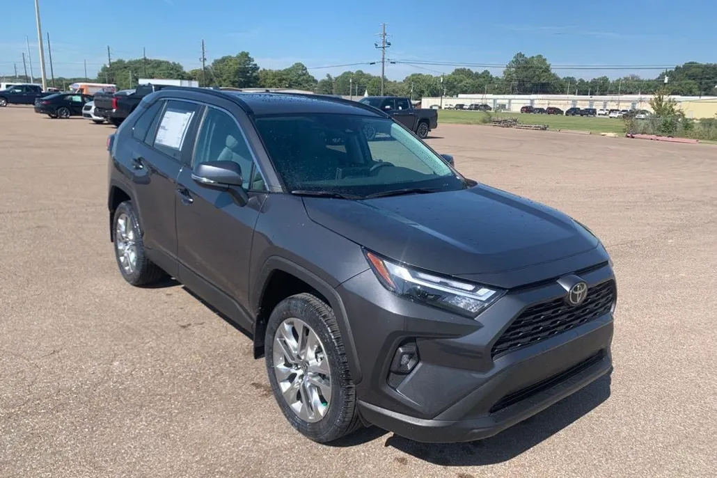 2025 Toyota RAV4 XLE Premium photo 1