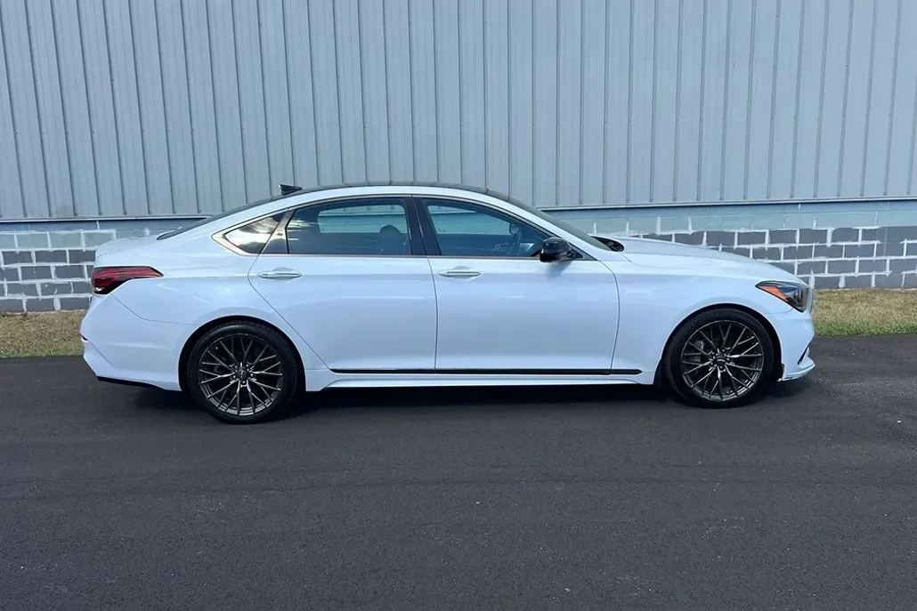 2018 Genesis G80 3.3T Sport photo 1