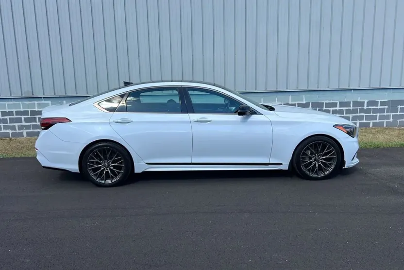 2018 Genesis G80 3.3T Sport photo 1