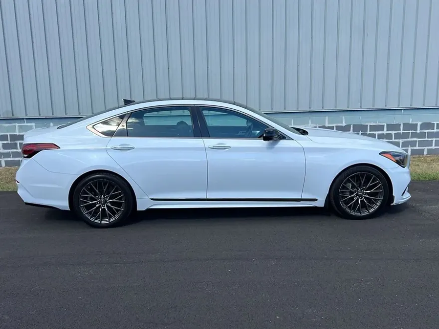 2018 Genesis G80 3.3T Sport photo 1