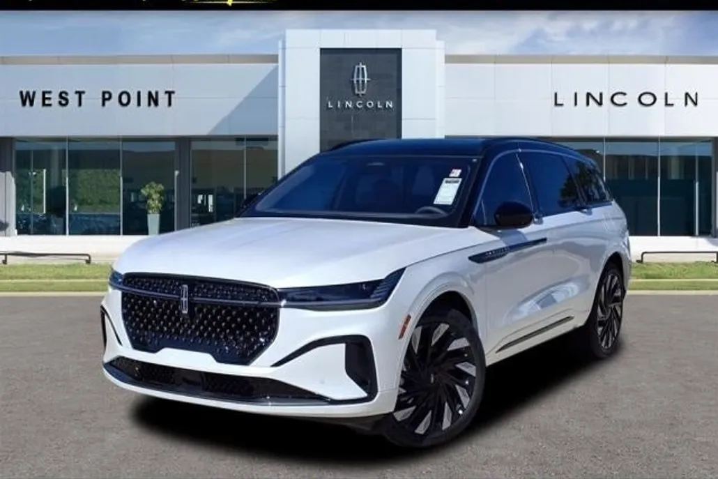 2025 Lincoln Nautilus Black Label photo 1