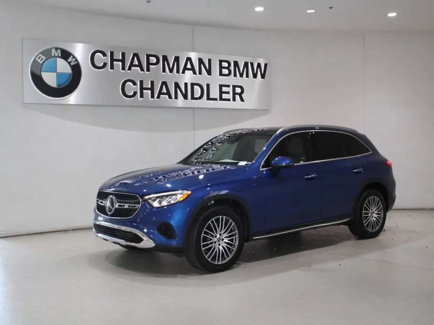 2024 Mercedes Benz GLC 300 photo 1