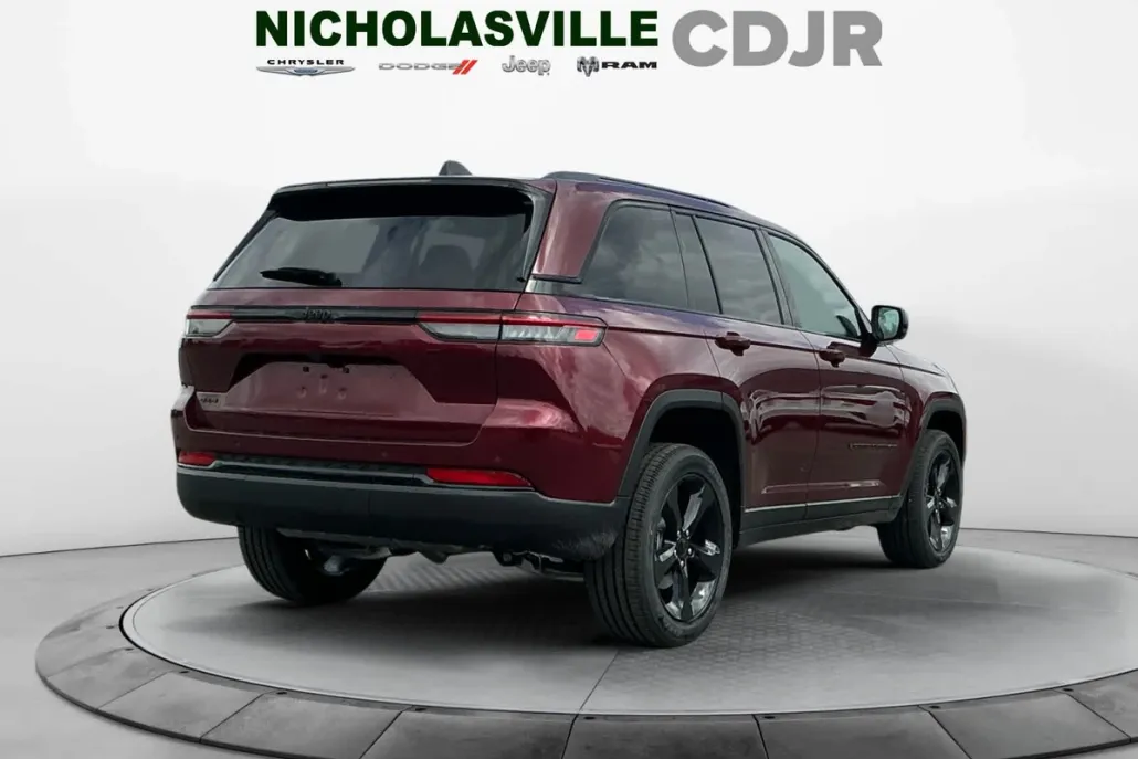 2025 Jeep Grand Cherokee Altitude photo 1