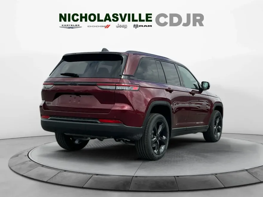 2025 Jeep Grand Cherokee Altitude photo 1