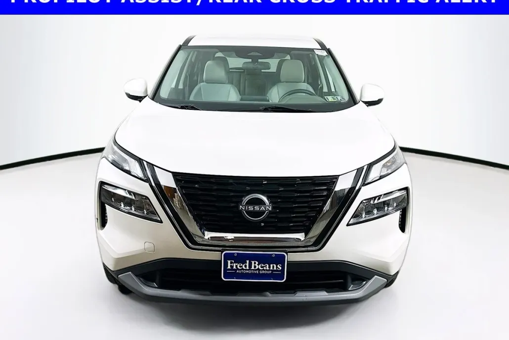 2022 Nissan Rogue SV photo 1