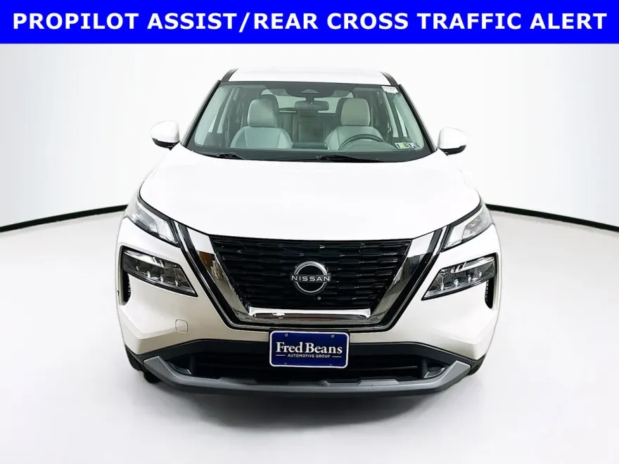 2022 Nissan Rogue SV photo 1