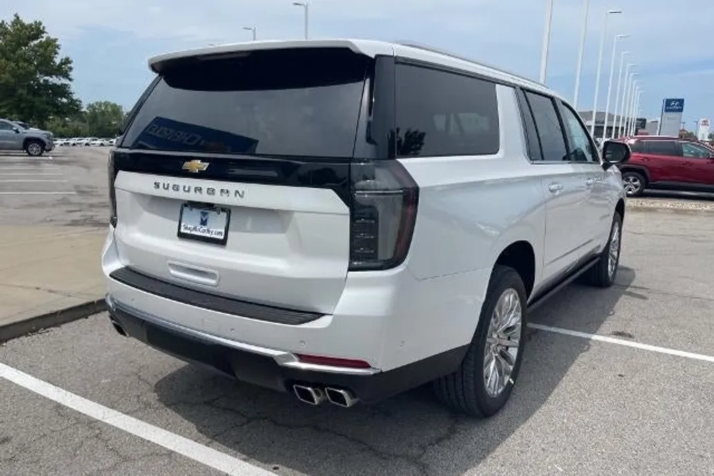2025 Chevrolet Suburban High Country photo 1