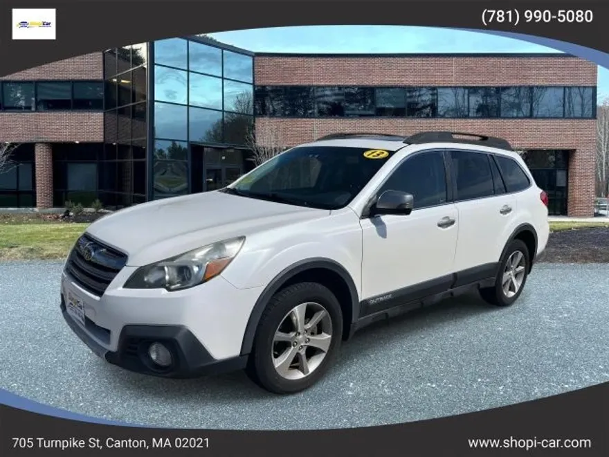 2013 Subaru Outback 2.5i Premium photo 1
