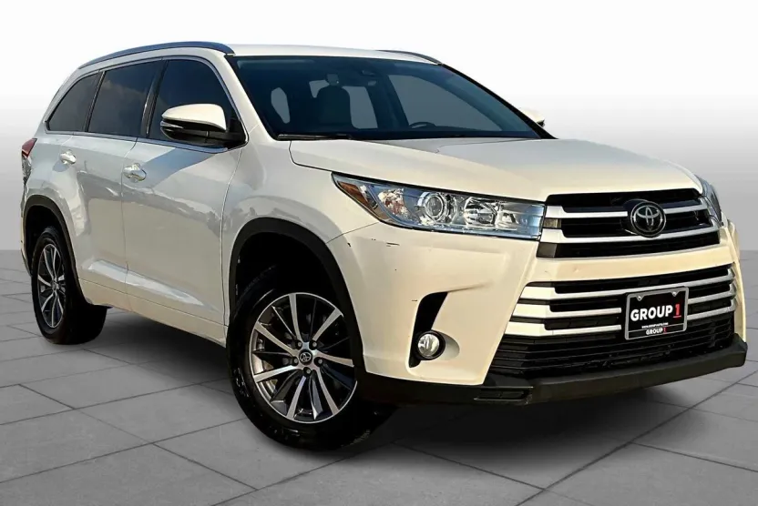 2017 Toyota Highlander XLE photo 1