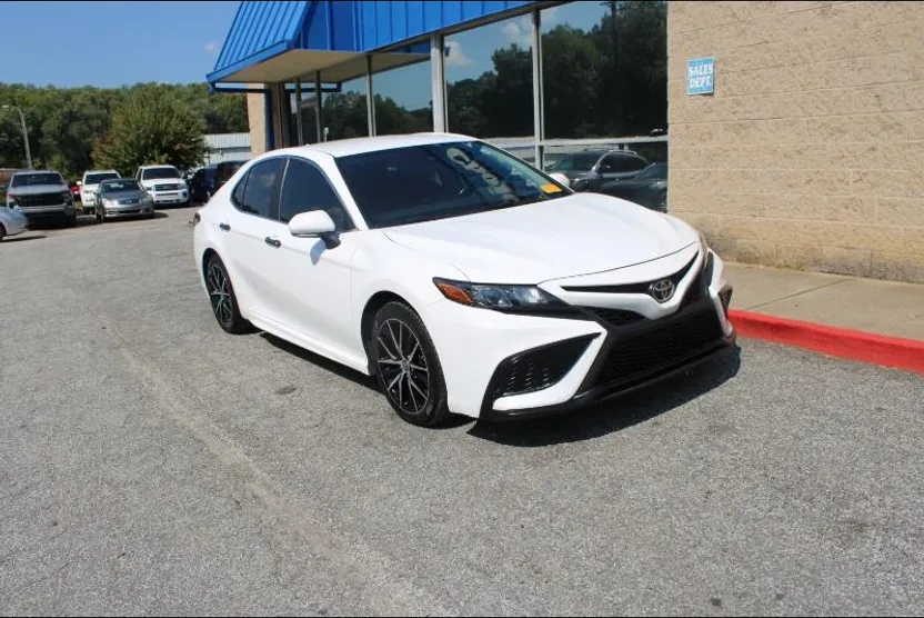 2023 Toyota Camry Hybrid SE photo 1