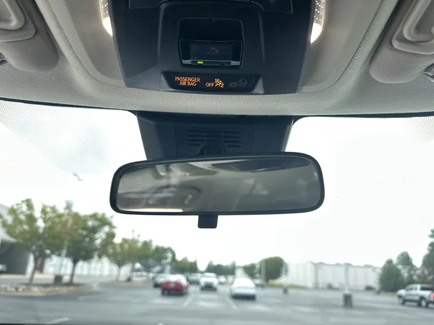 2023 Toyota Corolla LE photo 1