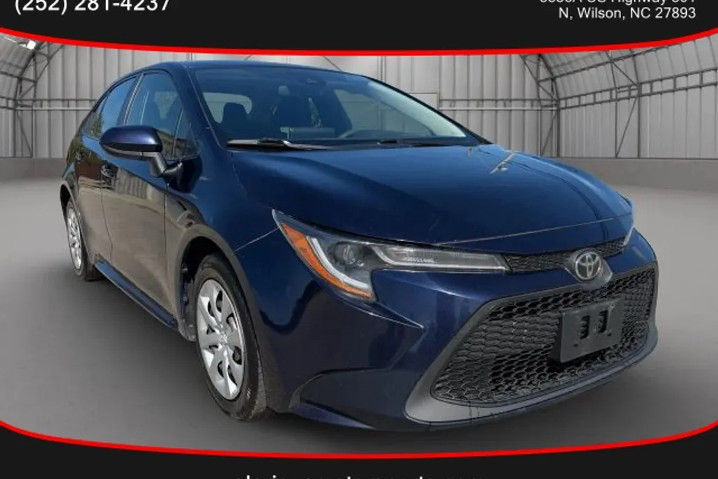 2020 Toyota Corolla LE photo 1