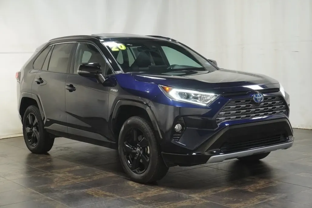 2020 Toyota RAV4 Hybrid XSE photo 1