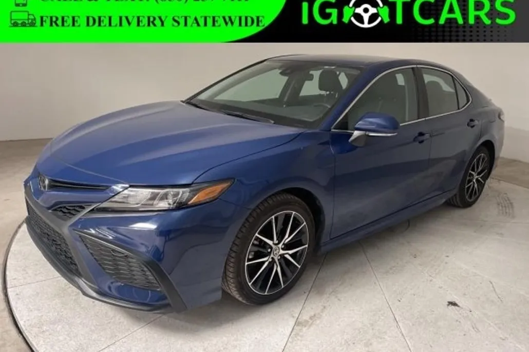 2024 Toyota Camry SE photo 1