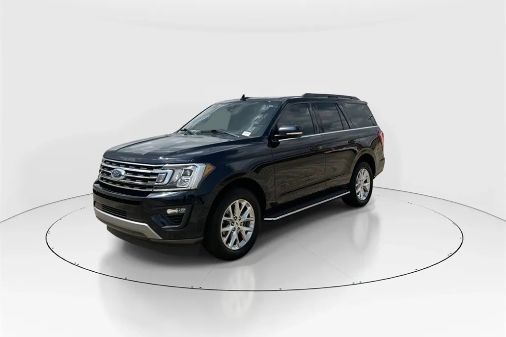 2021 Ford Expedition XLT photo 1