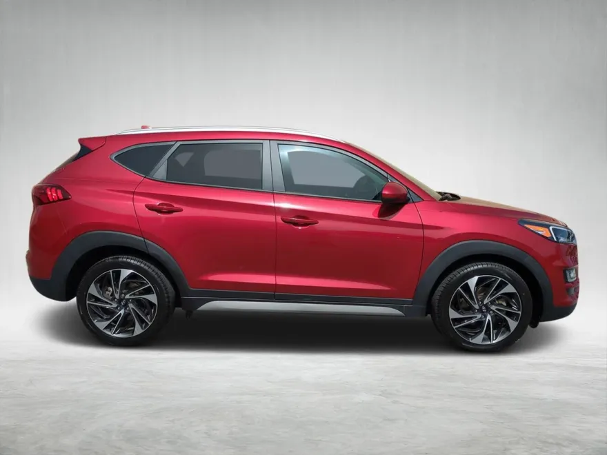 2021 Hyundai Tucson Sport photo 1
