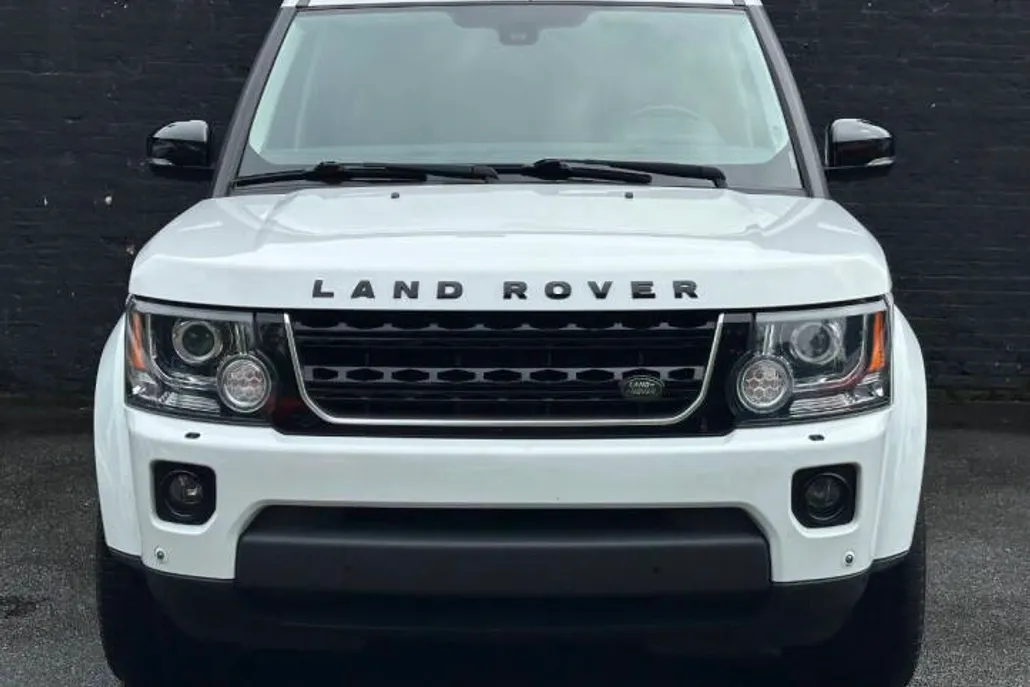 2016 Land Rover LR4 HSE photo 1