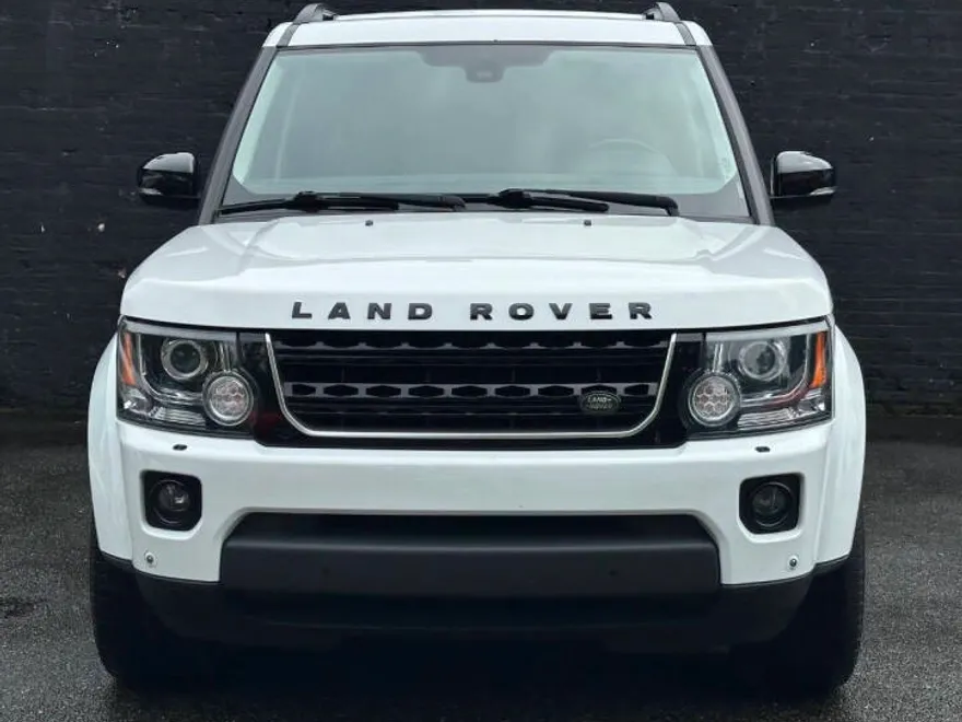 2016 Land Rover LR4 HSE photo 1
