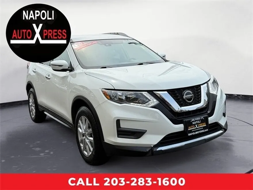 2020 Nissan Rogue SV photo 1