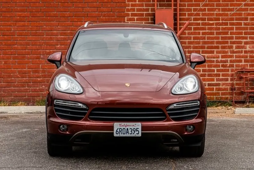 2011 Porsche Cayenne S photo 1