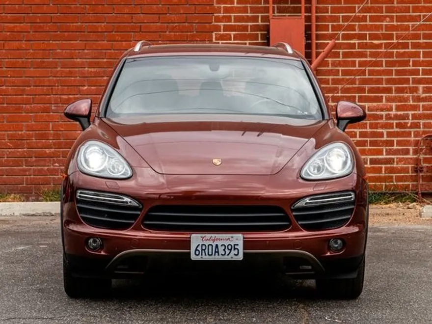 2011 Porsche Cayenne S photo 1