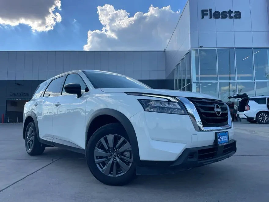 2024 Nissan Pathfinder S photo 1