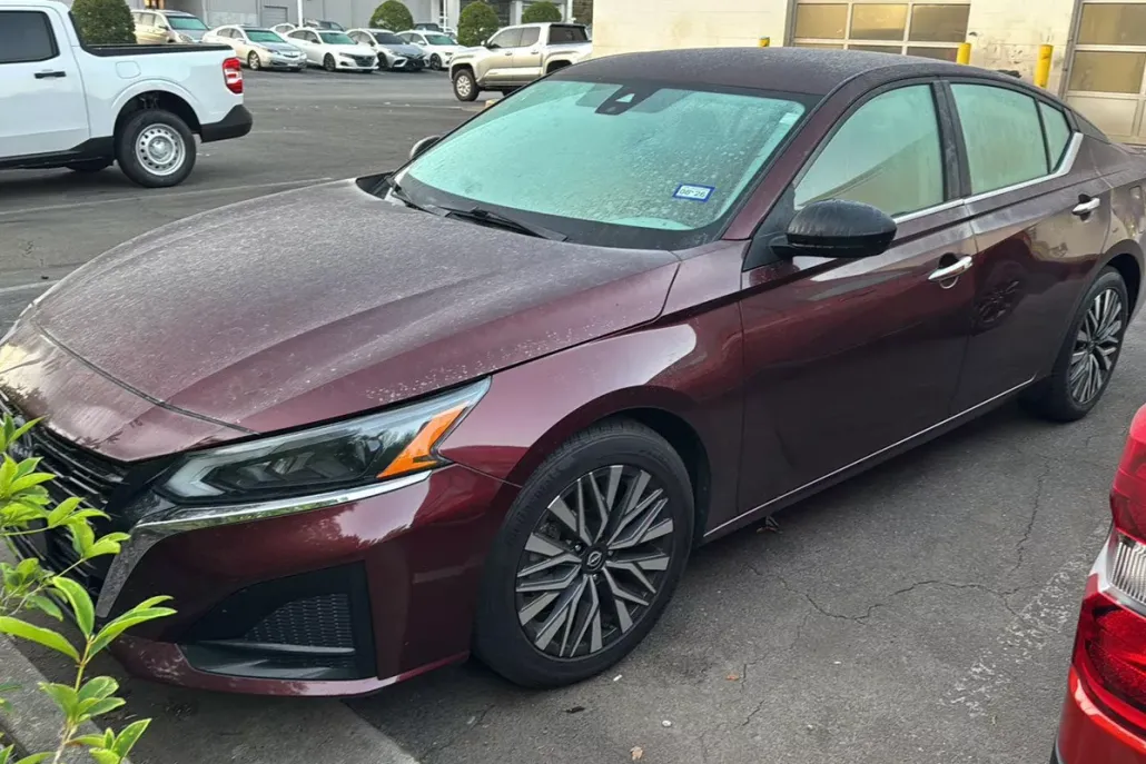 2024 Nissan Altima 2.5 SV photo 1
