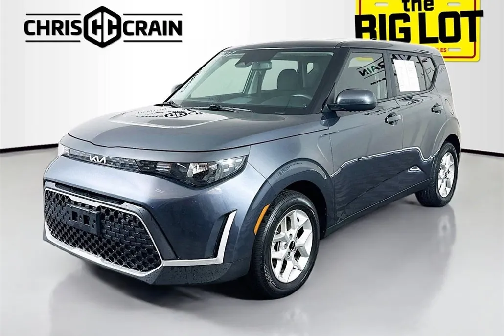 2023 Kia Soul LX photo 1