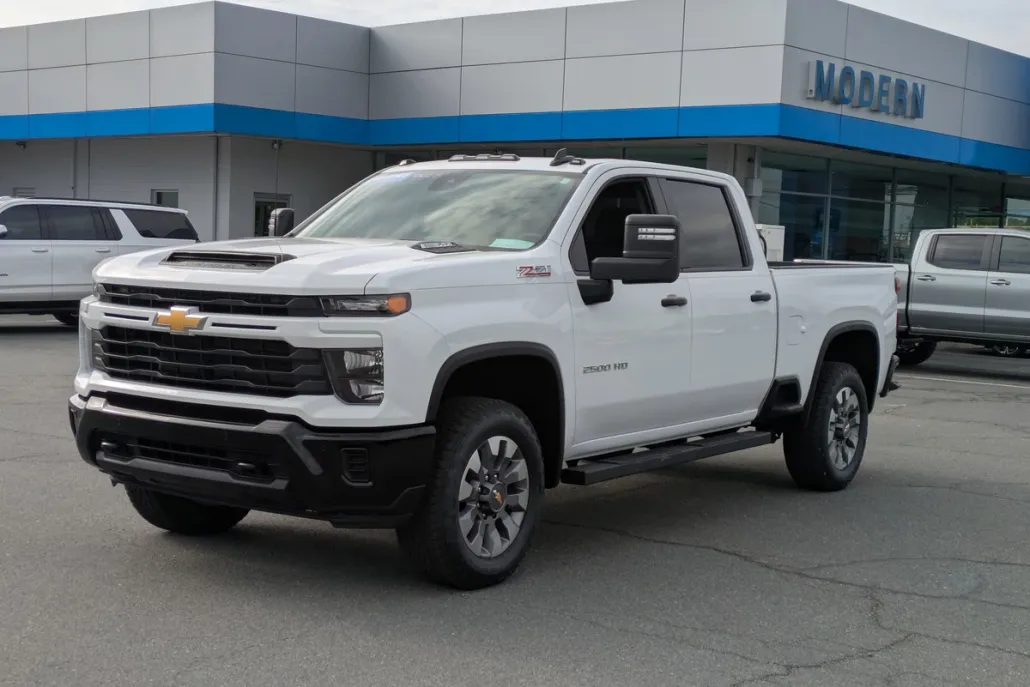 2025 Chevrolet Silverado 2500HD Custom photo 1