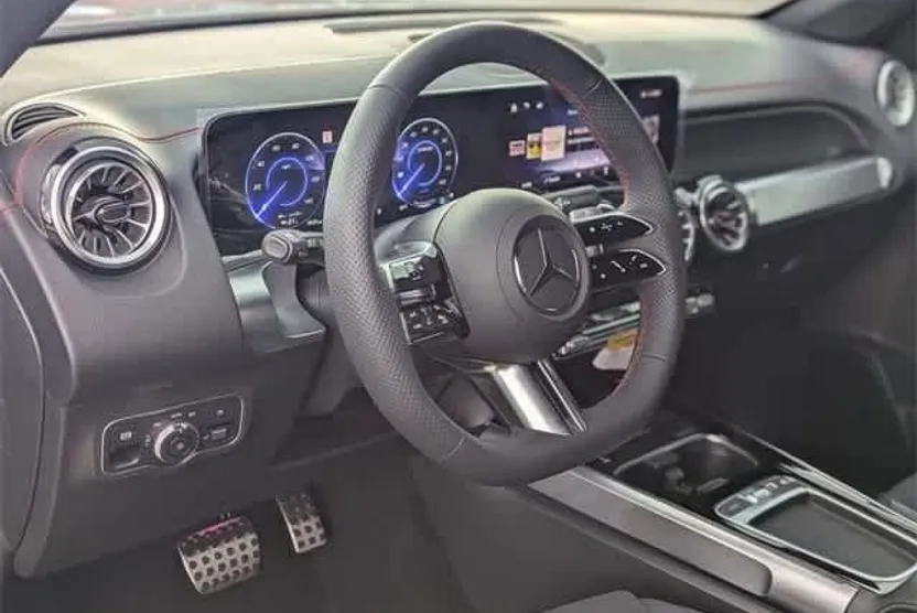 2025 Mercedes Benz EQB 250+ photo 1