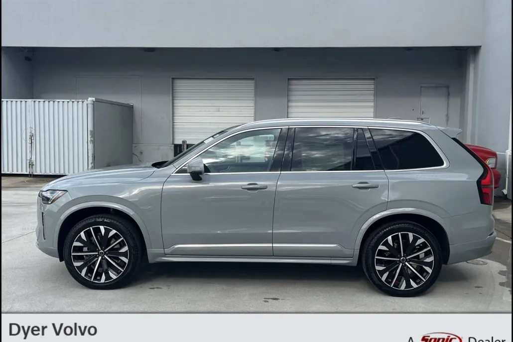 2026 Volvo XC90 B5 Core photo 1