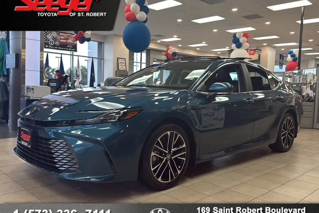 2025 Toyota Camry XLE photo 1