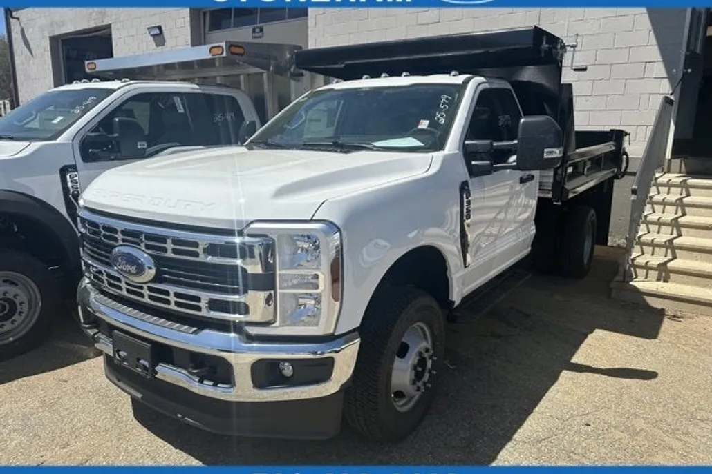 2025 Ford F-350 XL photo 1