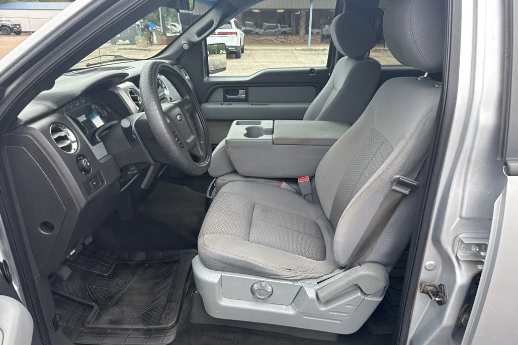 2013 Ford F-150 XLT photo 1