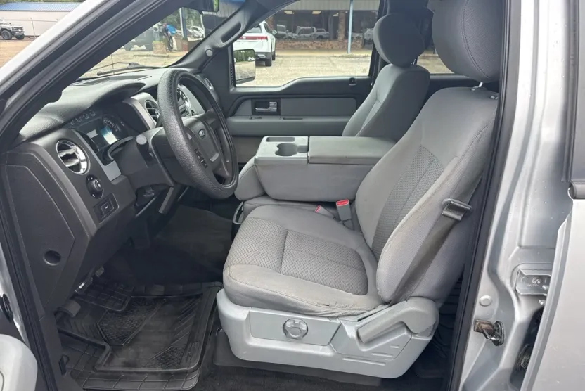 2013 Ford F-150 XLT photo 1