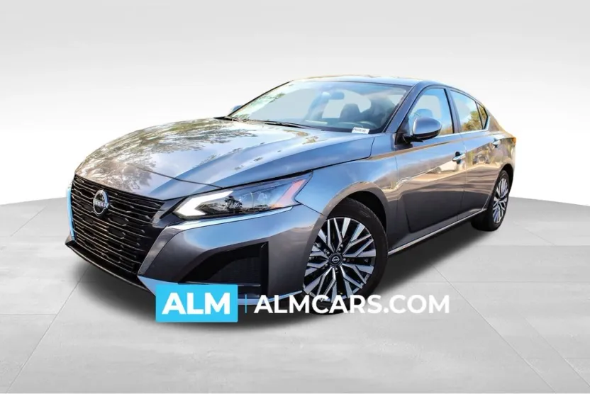 2023 Nissan Altima 2.5 SV photo 1