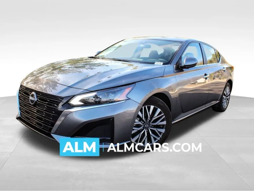 2023 Nissan Altima 2.5 SV photo 1