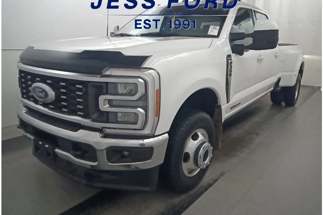 2023 Ford F-350 Lariat photo 1