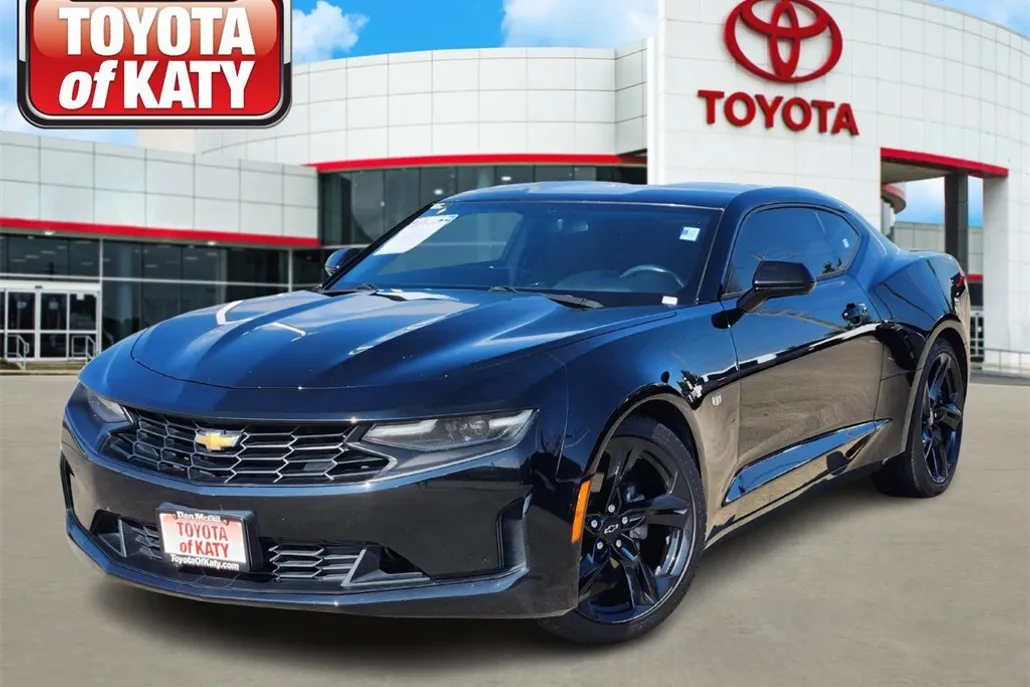 2020 Chevrolet Camaro 1LT photo 1