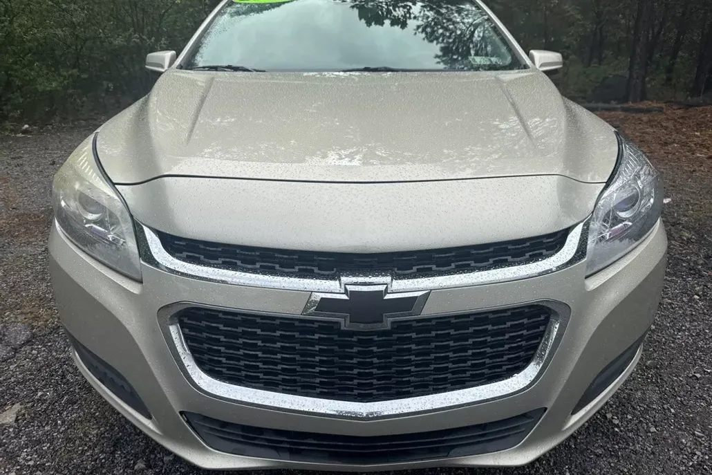 2015 Chevrolet Malibu 1LT photo 1