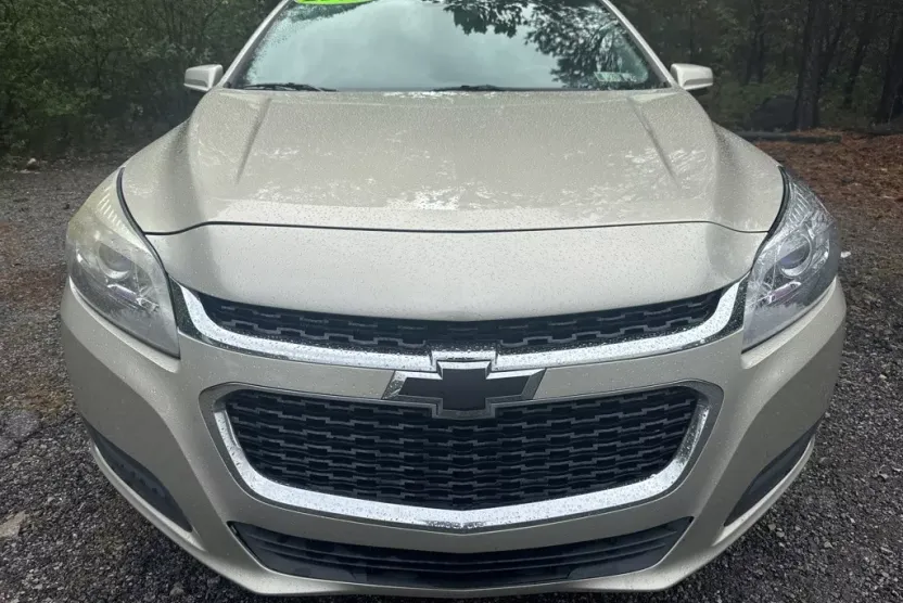 2015 Chevrolet Malibu 1LT photo 1