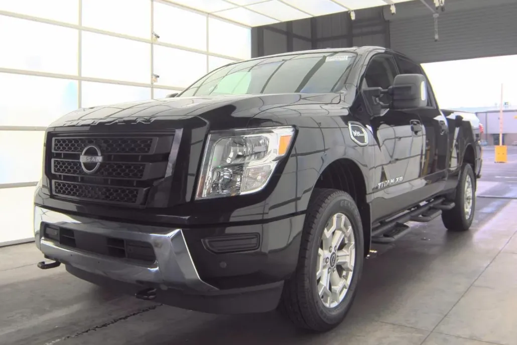 2024 Nissan Titan SV photo 1