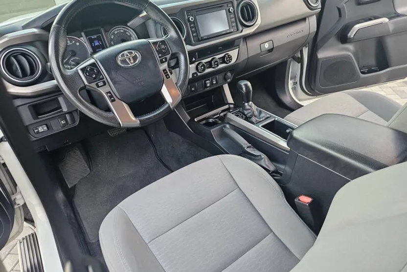 2018 Toyota Tacoma SR5 TRD Sport photo 1