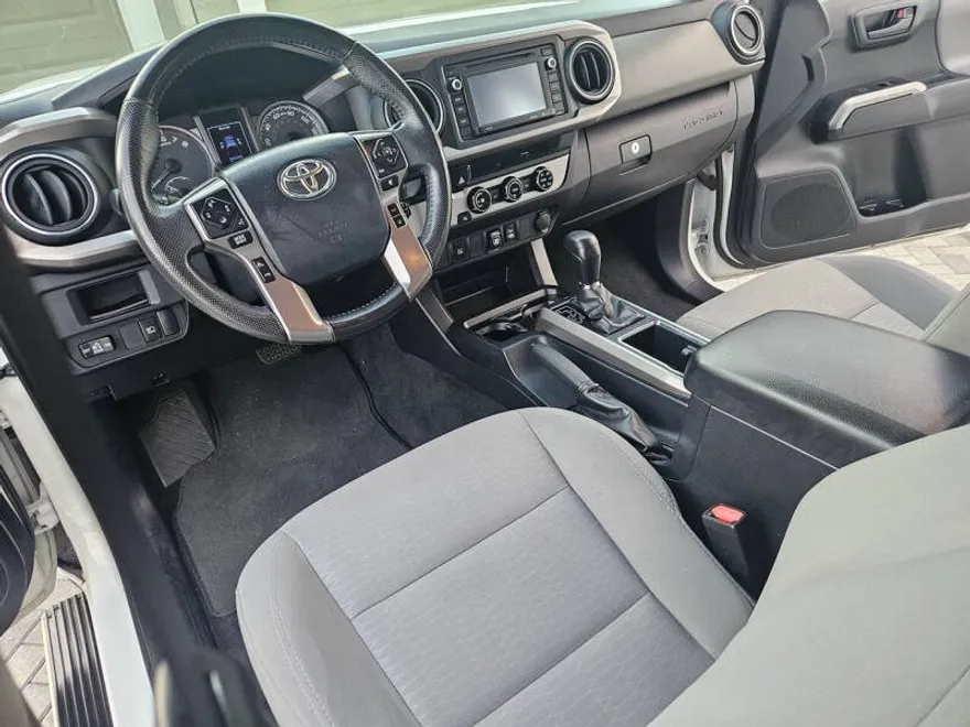 2018 Toyota Tacoma SR5 TRD Sport photo 1