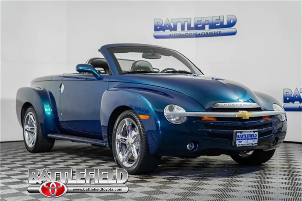 2005 Chevrolet SSR Base photo 1