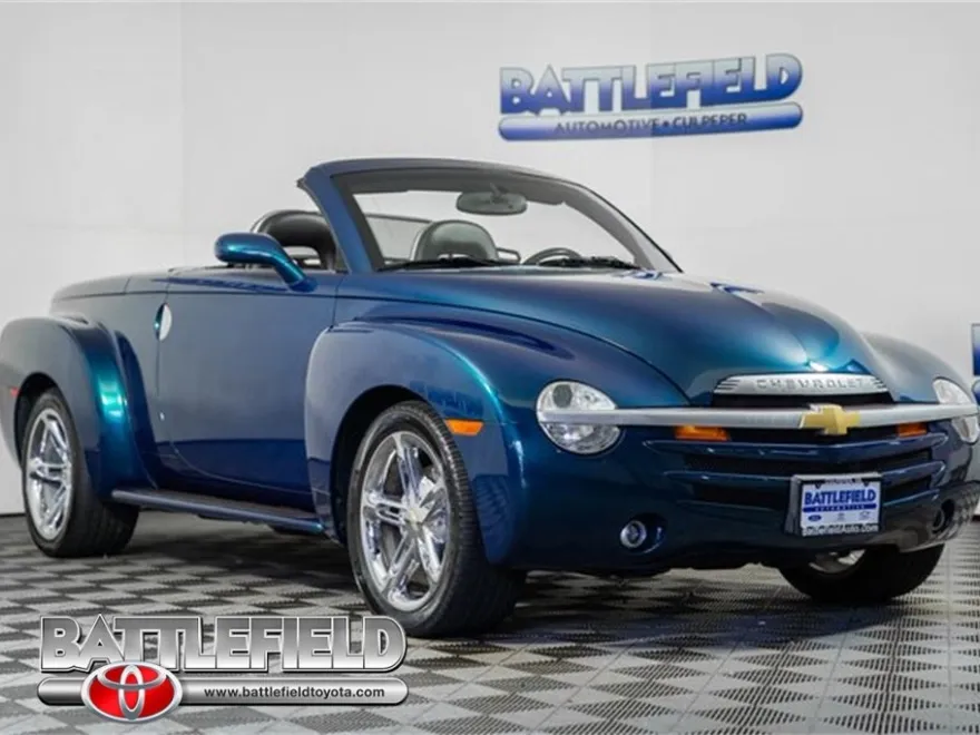2005 Chevrolet SSR Base photo 1