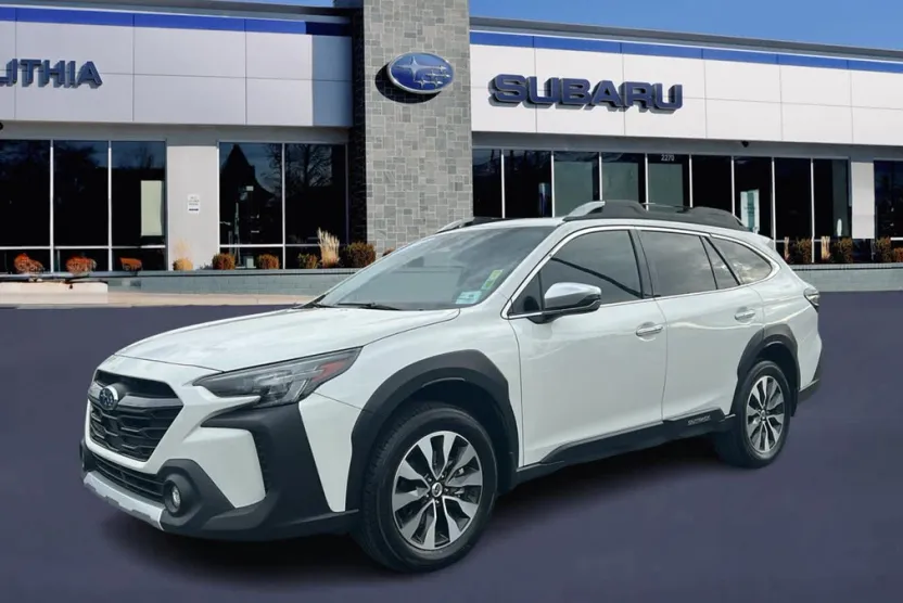 2023 Subaru Outback Touring XT photo 1