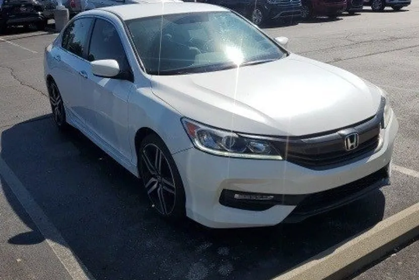 2017 Honda Accord Sport SE photo 1