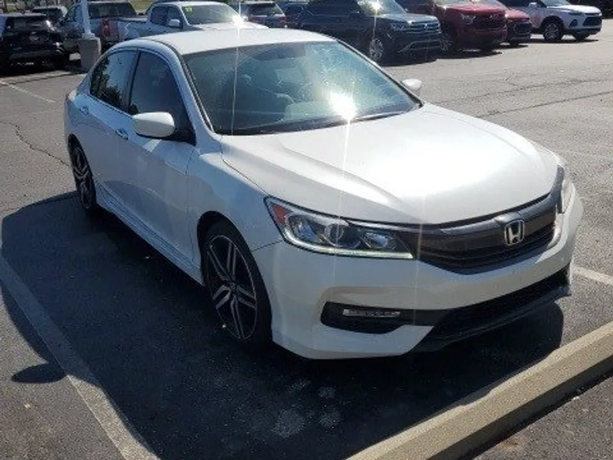 2017 Honda Accord Sport SE photo 1