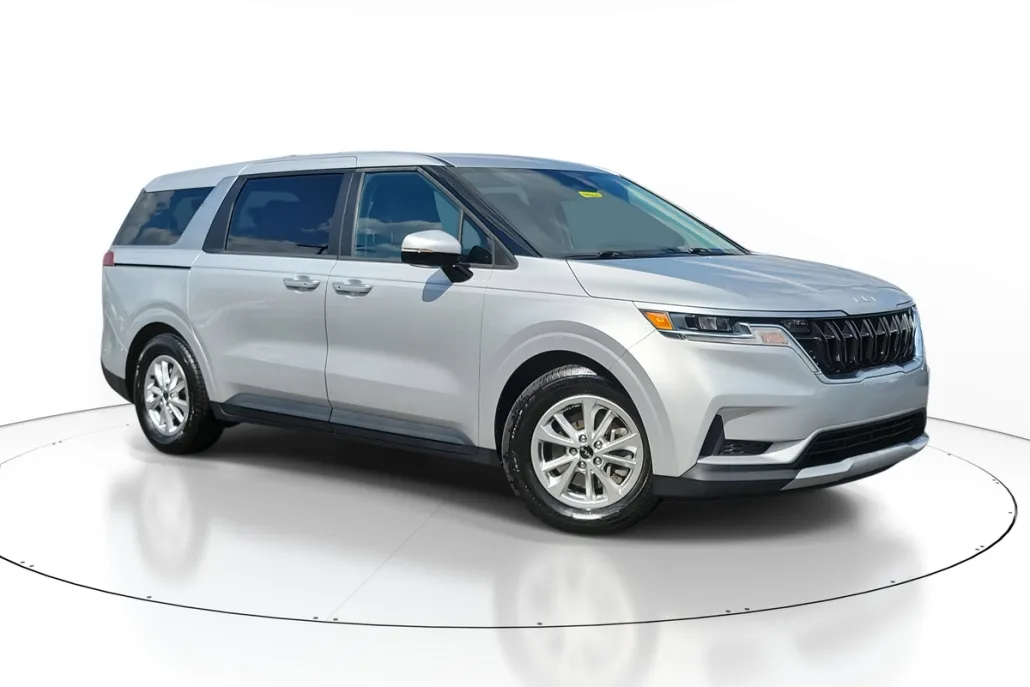 2022 Kia Carnival LXS photo 1